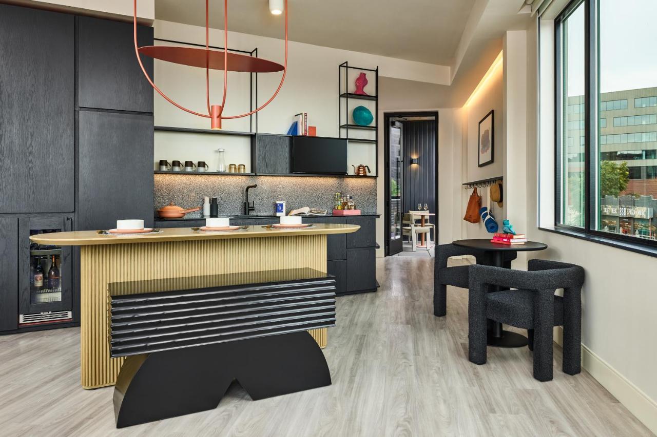 Corner Suite