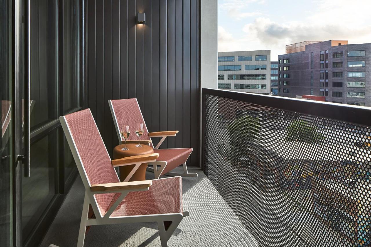 Corner Suite